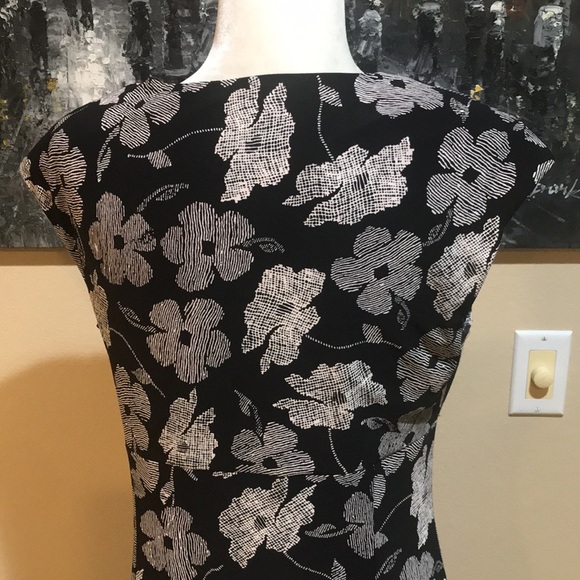 Chaps. Black/White Floral Flare V Neck MIDI Sleeveless Dress-Size L - Picture 7 of 8